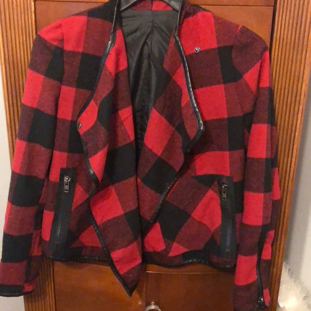 Red and black plaid jacket!!!❤️🖤